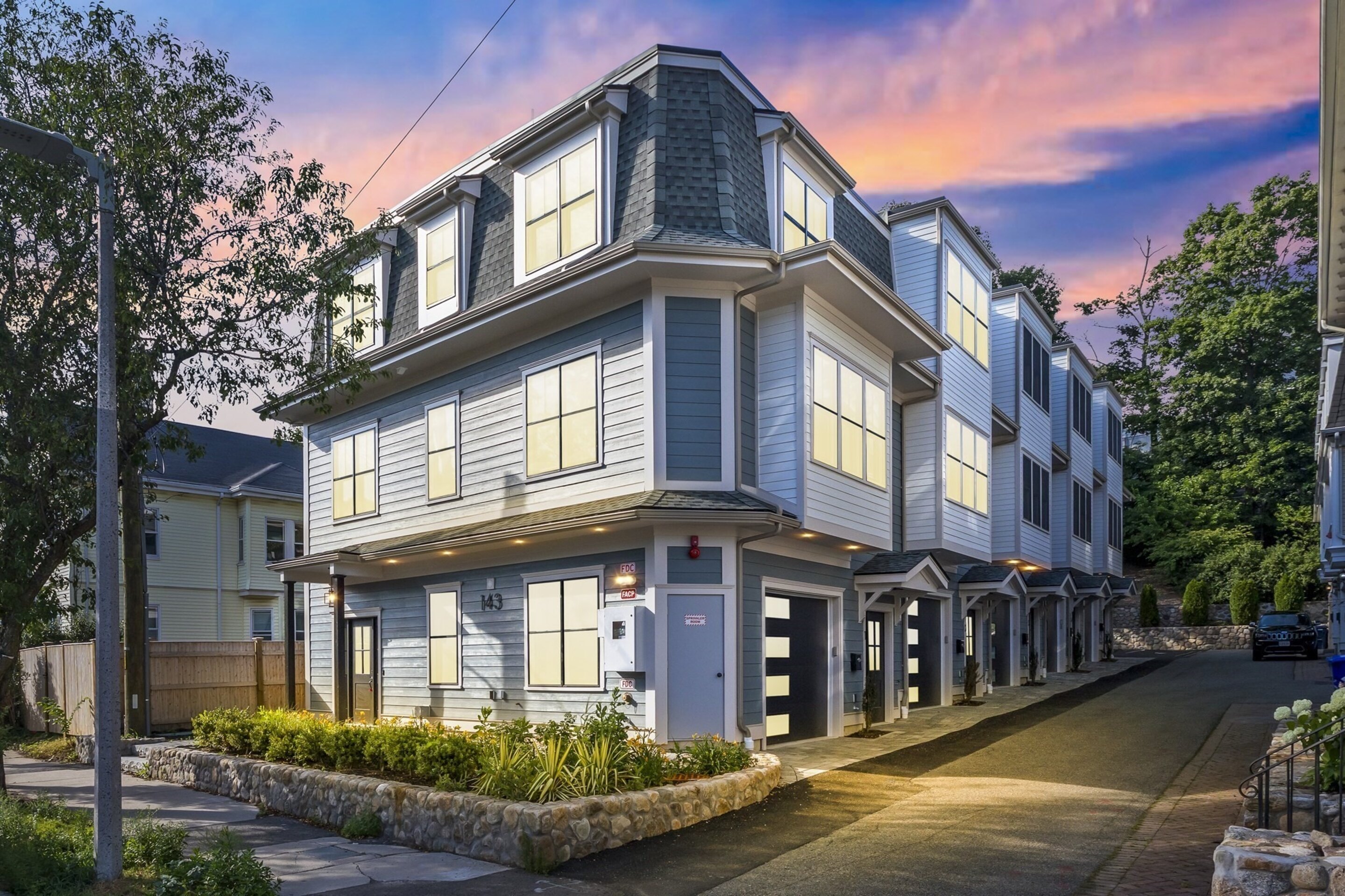 143 Tremont St — Oak Square, Boston